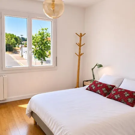 Au Coeur De , Centre Bourg, Maison Familiale, Proche Commodite